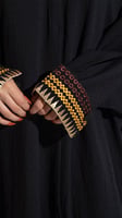 عباية سوداء باكمام مطرزة سدو