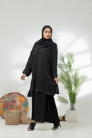 عباية طبقتين مزينة بشريط ساتان