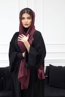 طرحة عنابي بتطريز اسود