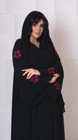 عباية بتطريز ورد احمر