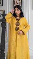 جلابية بلون اصفر مطرزة ببني