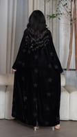 عباية شتوية مخمل مطرزه بالخرز اسود