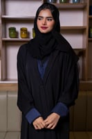 عباية جاكيت بصدر ازرق