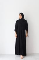 عباية بشريط سحب على الاكمام