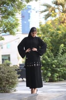 عبايه قطعتين منفصلة مطرزة