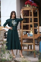 فستان سهرة زيتي مطرز ميد