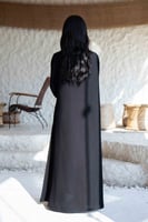 عباية سوداء رسمية بياقة وأزرة رمادي