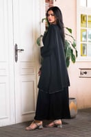 عباية طبقتين مزينة بشريط ساتان