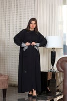 عباية بجيوب واكمام باللون الرصاصي