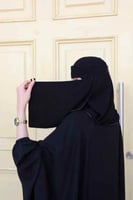 نقاب مشبك مبطن بحرير