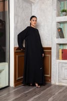 عبايه ناعمة بكسرة من الخلف