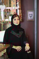 عباية رسمية بياقة عريضه