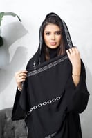 طرحة بتطريز ابيض