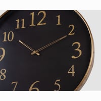 ساعة حائط كلاسيك برواز ذهبي