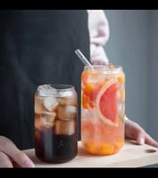 كوب زجاجي مع مصاصة زجاج شفاف مع طباعة الاسم او الح...