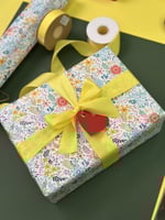 تغليف الورود المبهجة