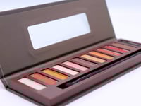 ظل ماكيد 12 لون