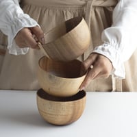 soft wood bowl - وعاء