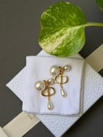 حلق ديور لؤلؤ ابيض