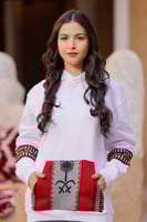 بلوفر ابيض بهوية يوم التأسيس