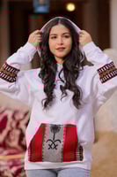 بلوفر ابيض بهوية يوم التأسيس