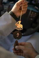 تعليقة سيارة عسكري مع الصوره وكسرة العود