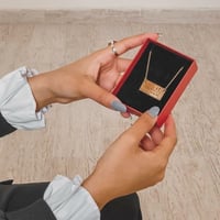 سلسل بي شكل لوحة نحت حسب الطلب