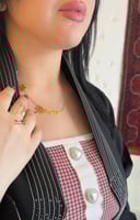 قلادة رقبة بتصميم الاسم مع فراشة على طلبك