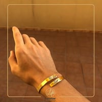 سواره بحفر ماسكين يد بعض