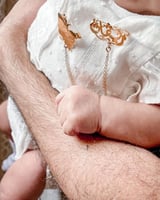 بروش بالاسم مع فراشة