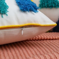 مخدة مستطيلة