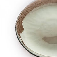 صحن زجاجي رمادي صغير