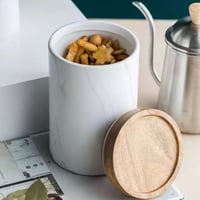 علبة سيراميك وسط بغطاء خشبي