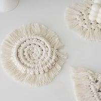 كوستر مكرمية