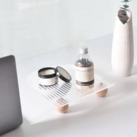 لوح تقديم بقاعدة خشبية