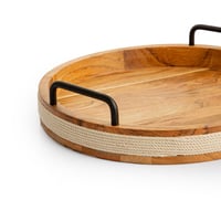 صينية خشب دائرية بحبل أبيض