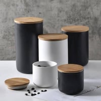 علبة سيراميك وسط بغطاء خشبي