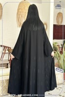 عباية تطريز اسود خطوط من الامام والجنب