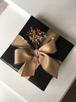 تغليف هدايا أنيق Black