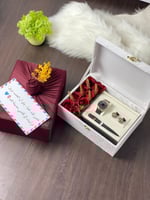 بوكس هدايا رجالي أنيق مع ورد وكلمات مميزة