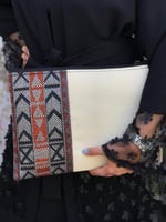 شنطة باوتش جلد مع قماش السدو