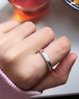 خاتم فضه نسائي تاريخ ناعم مع نقش مميز