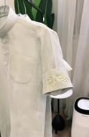 ثوب لينن بتطريز الأسم بأناقة طفلك