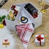 بوكس إهداء رجالي بشماغ جوهرتش وقماش بتصميم الإسم ح...