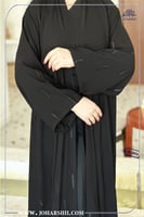 عباية تطريز اسود خطوط من الامام والجنب