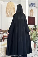 عباية سوداء مطرزة من الامام والجنب تطريز اهاري