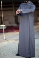 ثوب سعودي رجالي شتوي قلاب سحاب رمادي