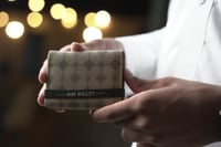 محفظة صغيرة