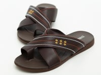 حذاء شرقي مطرز اسود