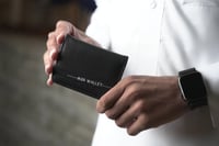 محفظة صغيرة